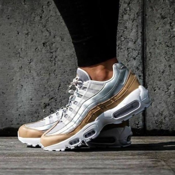 Nike Shoes - Nike Women’s Air Max 95 Se Trainers Shoes Sz 7.5